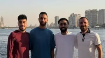 حسين الشحات يجمع نجوم الأهلي السابقين على مائدة واحدة فى وسط النيل.. صور